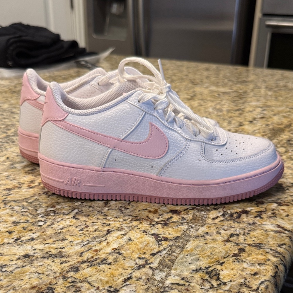 Nike Air Force 1' White/Pink Shoe 6.5Y